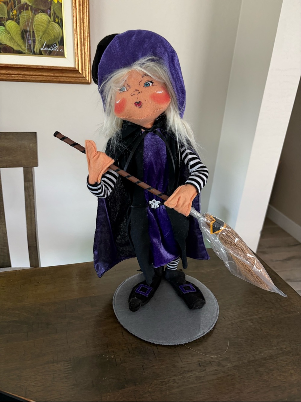 Annalee 2018 Good Witch 17" Black Purple Halloween Doll Holds Broom